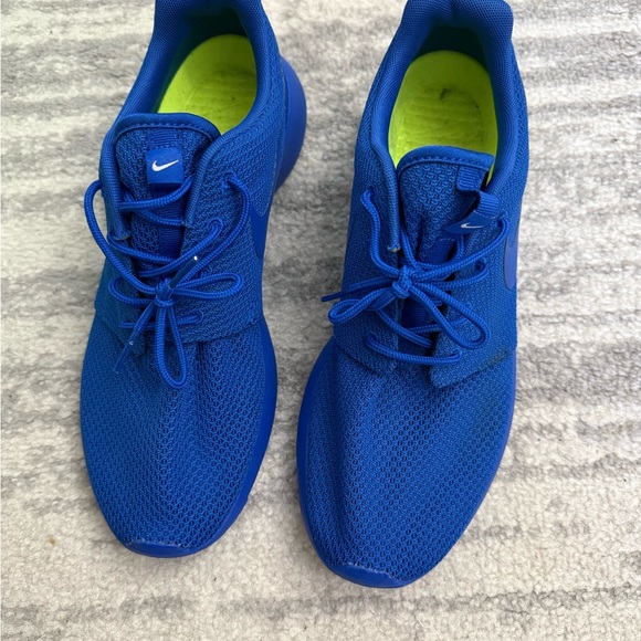 Nike Blue Athletic Sneakers Lightweight Mesh Design - Picture 4 of 8